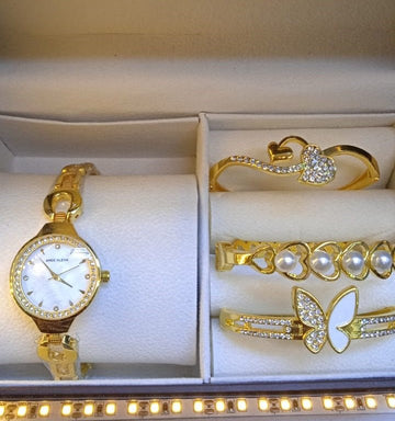 Time Luxe Women Watch ©